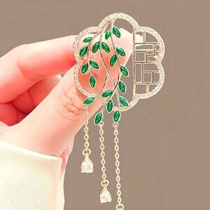 🌺 🌺 🌺Elegant Chinese Style Leaf Tassel Brooch